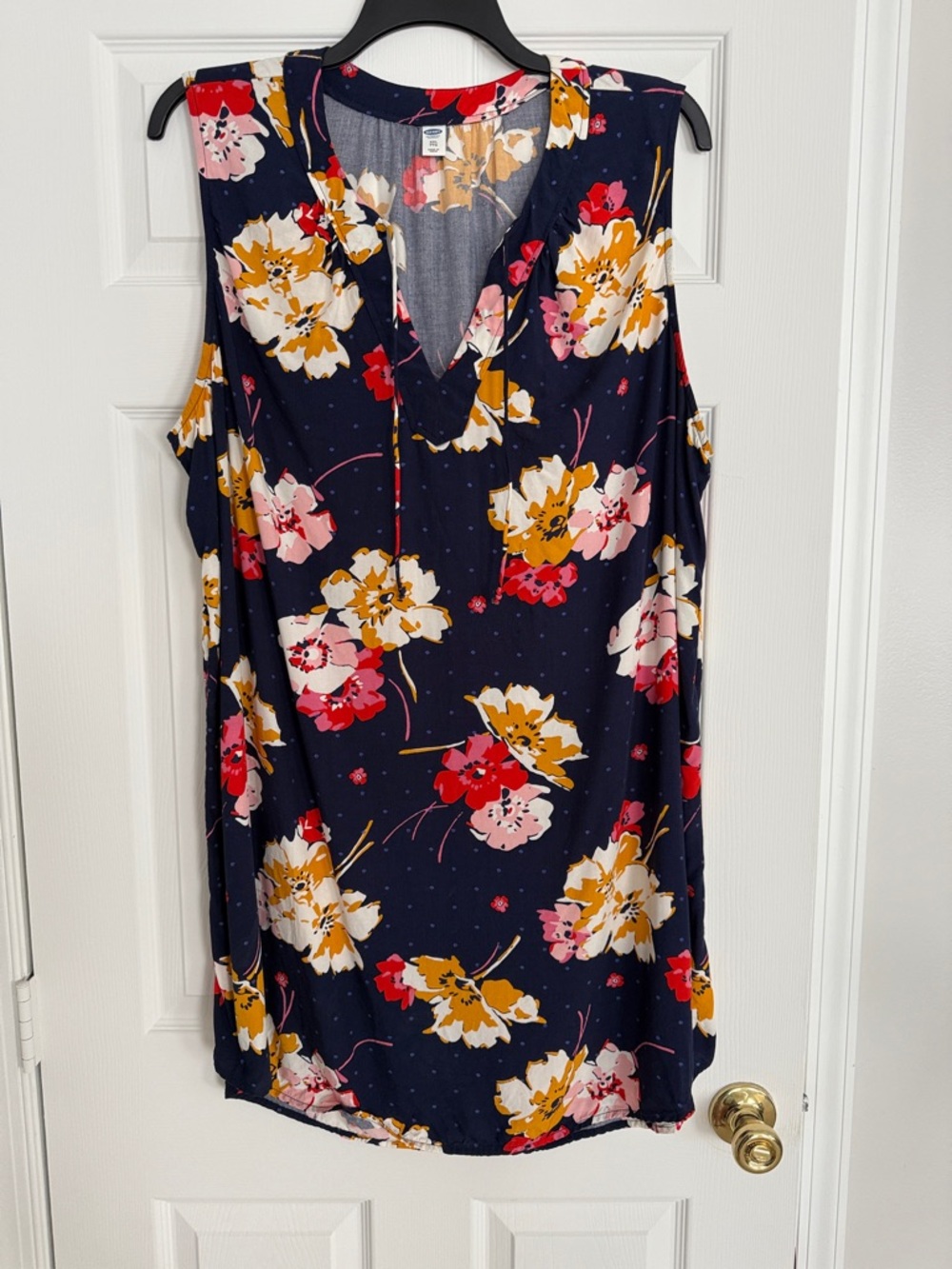 Old Navy Navy V-neck Floral Sleeveless Dress